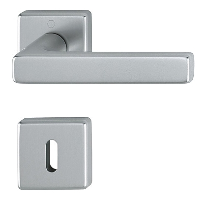 Maniglia HOPPE modello DALLAS per porta interna su rosetta e bocchetta con foro normale in alluminio titanio